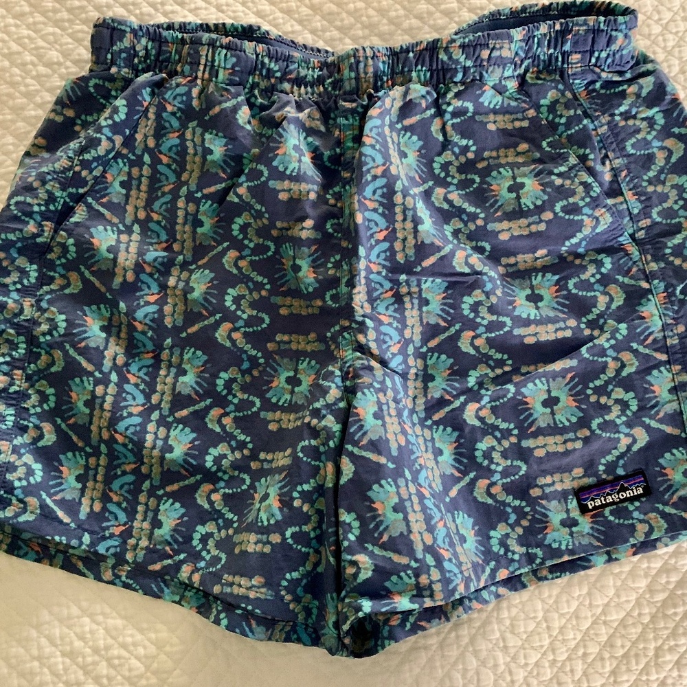 Patagonia Women's Baggies 5"  small